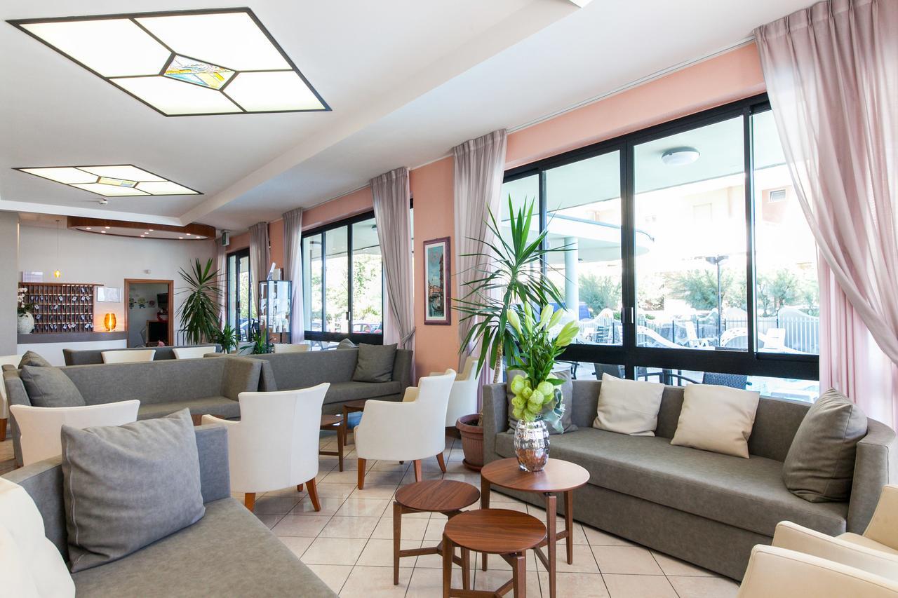 Hotel Universal Bellaria-Igea Marina Exterior foto