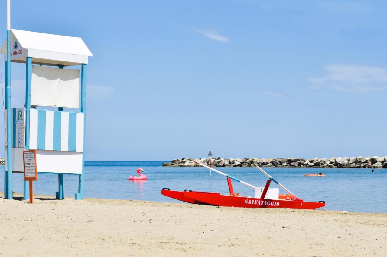 Hotel Universal Bellaria-Igea Marina Exterior foto