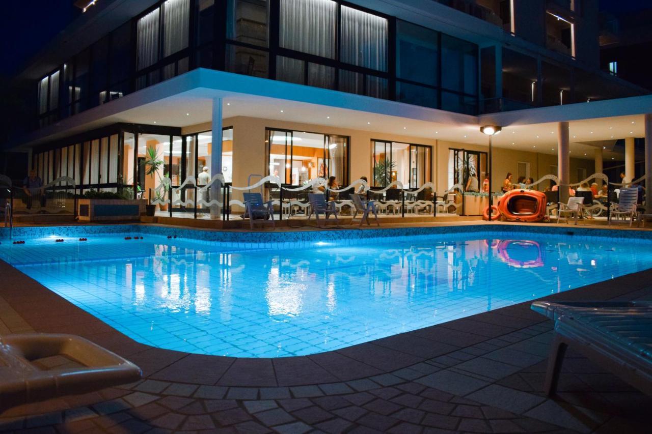 Hotel Universal Bellaria-Igea Marina Exterior foto