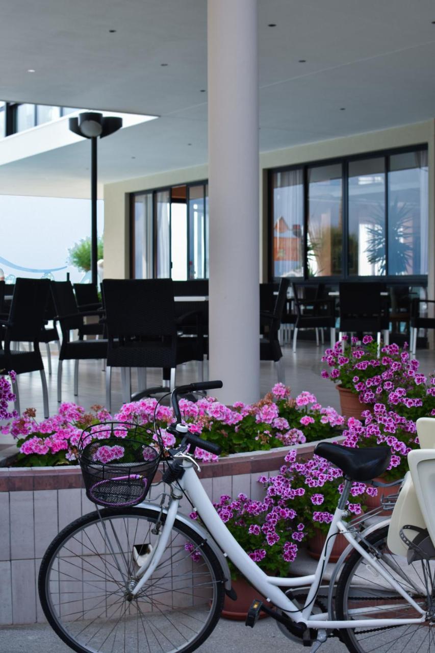 Hotel Universal Bellaria-Igea Marina Exterior foto